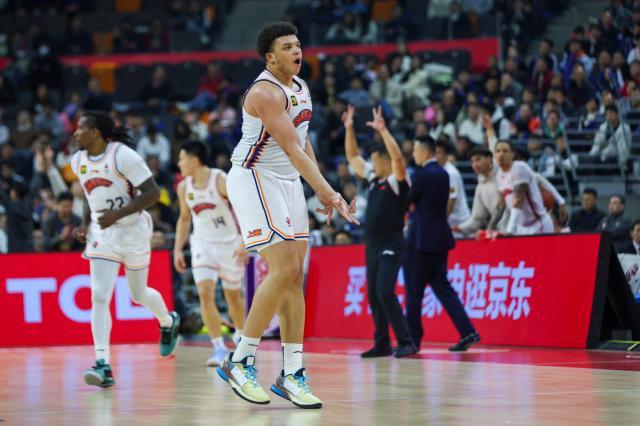 1736668163097072121.jpg #(体育)(10)篮球——CBA常规赛:广东东阳光不敌上海久事XxjpseC007280_20241214_PEPFN0A001.jpg