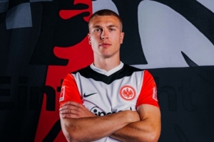 TA:法兰克福买断利兹联后卫克里斯滕森,买断费用可能达900万欧